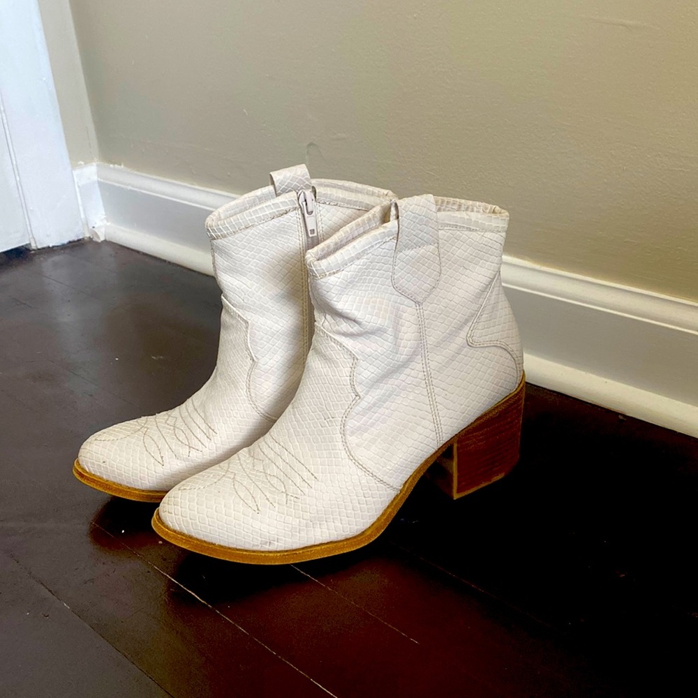 Ankle boots, comfy!